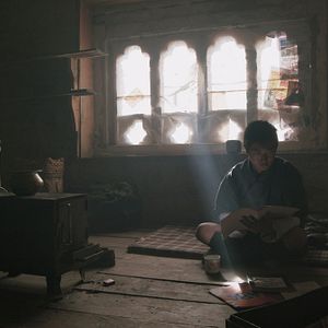 Fotoğraf Lunana: A Yak in the Classroom