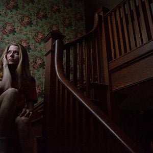 Fotoğraf Girl on the Third Floor