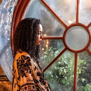 Fotoğraf Madeleine Mantock