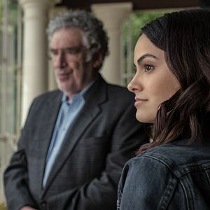 Fotoğraf Dangerous Lies