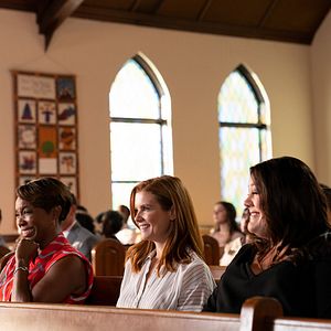 Fotoğraf Brooke Elliott