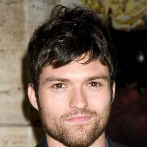 Fotoğraf Josh Ruben