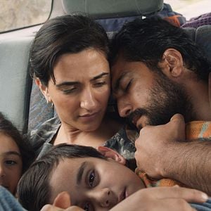 Fotoğraf Phoenix Raei