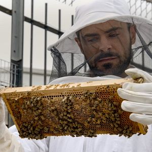 Fotoğraf Down to Earth with Zac Efron