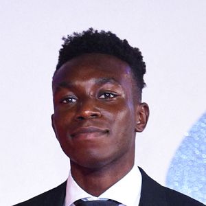 Fotoğraf Olly Sholotan