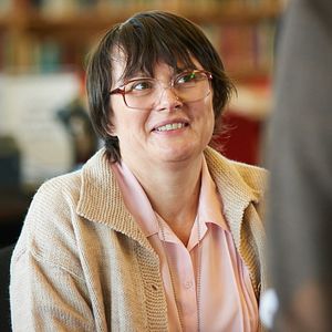 Fotoğraf Monica Dolan