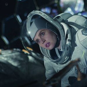 Fotoğraf The Midnight Sky