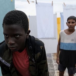 Fotoğraf Onca Yoksulluk Varken