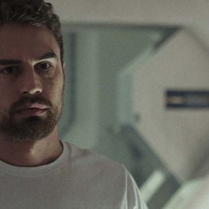 Fotoğraf Theo James