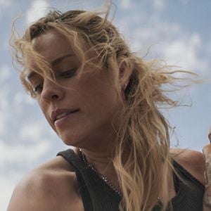 Fotoğraf Jessica McNamee