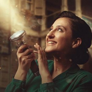 Fotoğraf Sen Hiç Ateş Böceği Gördün mü?