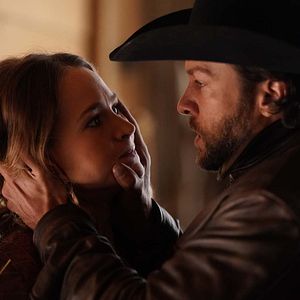 Fotoğraf Britt Robertson