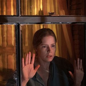 Fotoğraf Penceredeki Kadın