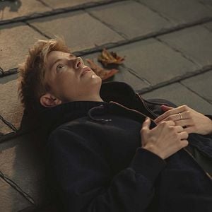 Fotoğraf Mae Martin