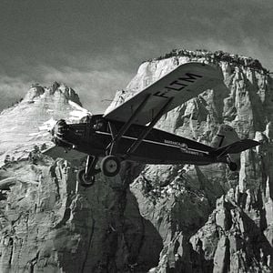 Fotoğraf Only Angels Have Wings