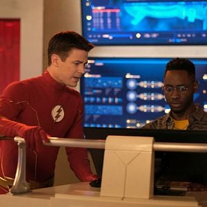 Fotoğraf Grant Gustin