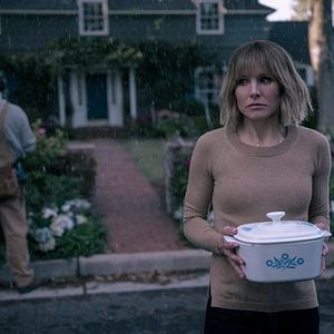 Fotoğraf The Woman in the House Across the Street from the Girl in the Window