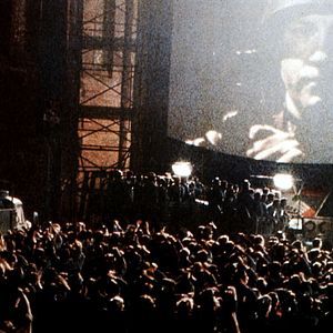 Fotoğraf Bin Dokuz Yüz Seksen Dört