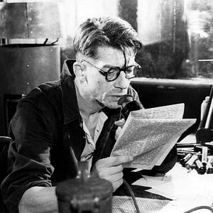 Fotoğraf Bin Dokuz Yüz Seksen Dört