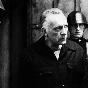 Fotoğraf Bin Dokuz Yüz Seksen Dört