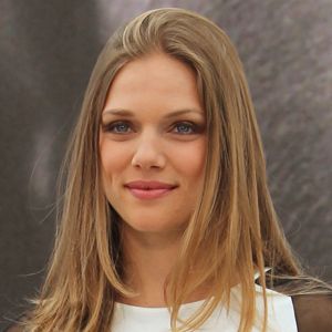 Fotoğraf Tracy Spiridakos