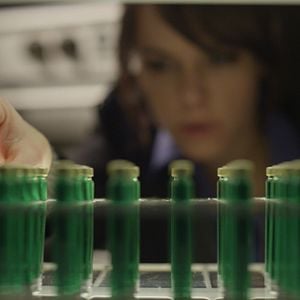 Fotoğraf Emily Hampshire