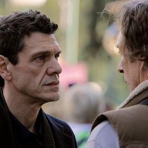 Fotoğraf Crossing Lines