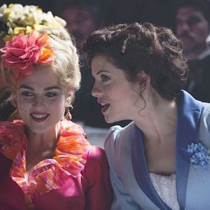 Fotoğraf Katie McGrath