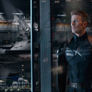 Fotoğraf Kaptan Amerika: Kış Askeri