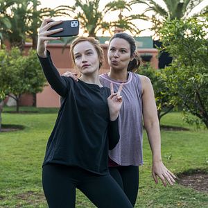 Fotoğraf Katie Lowes