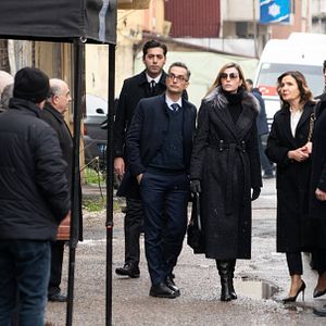 Fotoğraf Camdaki Kız