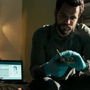 Fotoğraf Pieces of Her