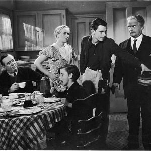 Fotoğraf Make Way for Tomorrow