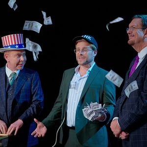 Fotoğraf Adam Conover İle Siyasetin Kirli Yüzü