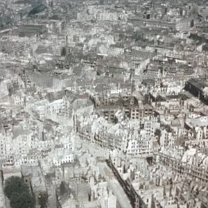 Fotoğraf The Natural History of Destruction