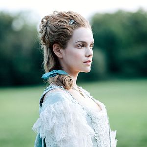 Fotoğraf Emilia Schüle