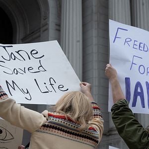 Fotoğraf Acil Durumda Jane'i Ara