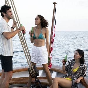 Fotoğraf Into The Deep