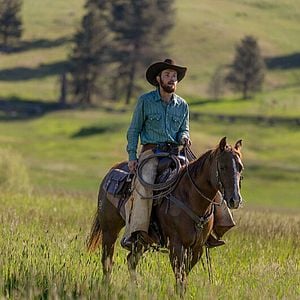 Fotoğraf Luke Grimes