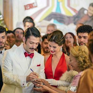 Fotoğraf Sevda Mecburi İstikamet