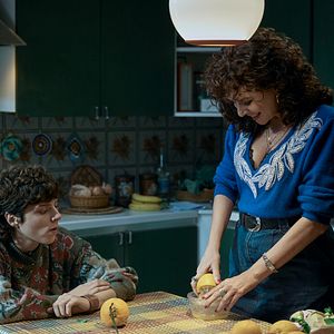 Fotoğraf The Lying Life Of Adults