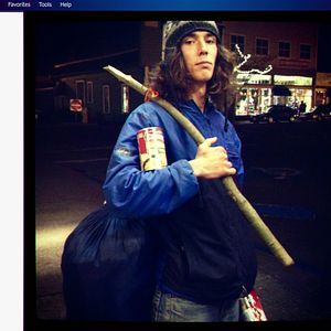 Fotoğraf Baltalı Otostopçu