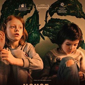 Fotoğraf A House Made Of Splinters