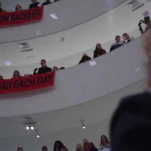 Fotoğraf All The Beauty And The Bloodshed