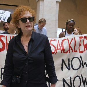 Fotoğraf All The Beauty And The Bloodshed