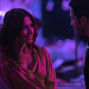 Fotoğraf Sarah Shahi