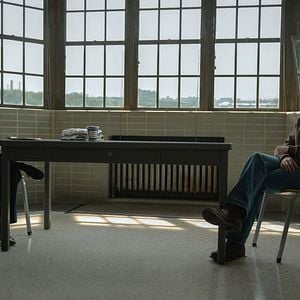 Fotoğraf The Crowded Room