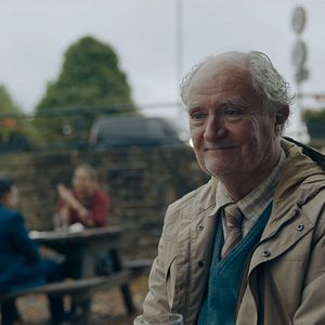 Fotoğraf Jim Broadbent