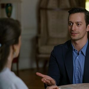 Fotoğraf Camdaki Kız