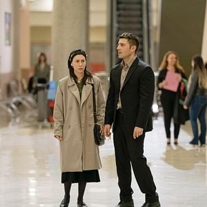 Fotoğraf Camdaki Kız